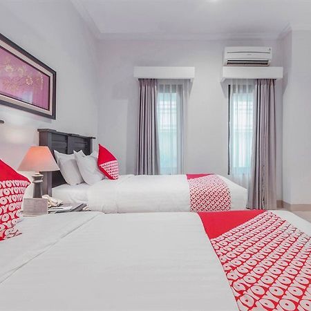 534 Sriwijaya Hotel Джакарта Экстерьер фото